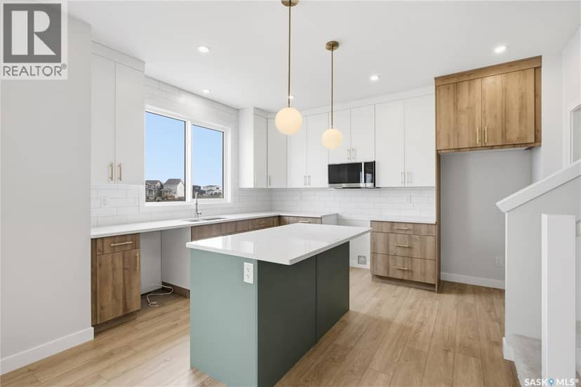 211 Cockcroft STREET — photo 8 of 29
