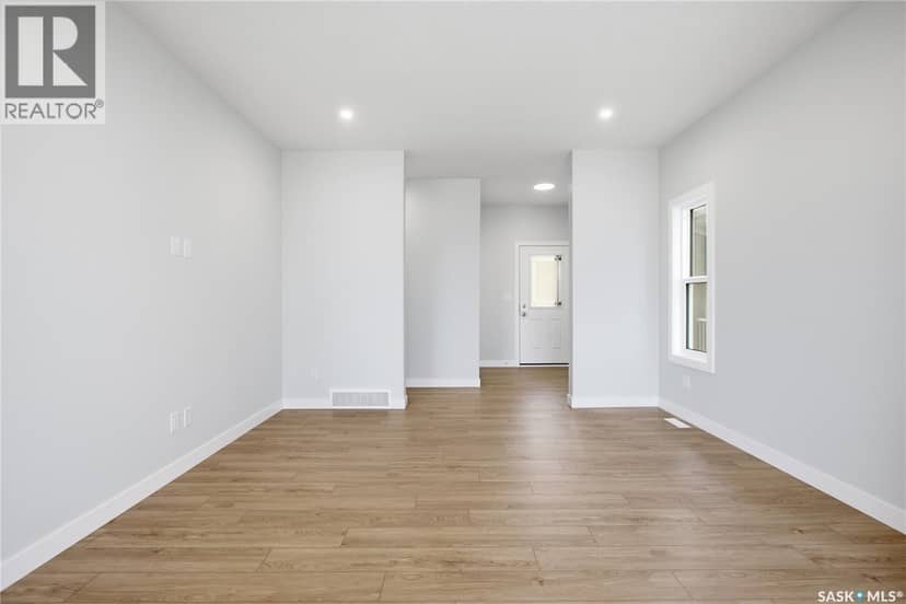 211 Cockcroft STREET — photo 3 of 29