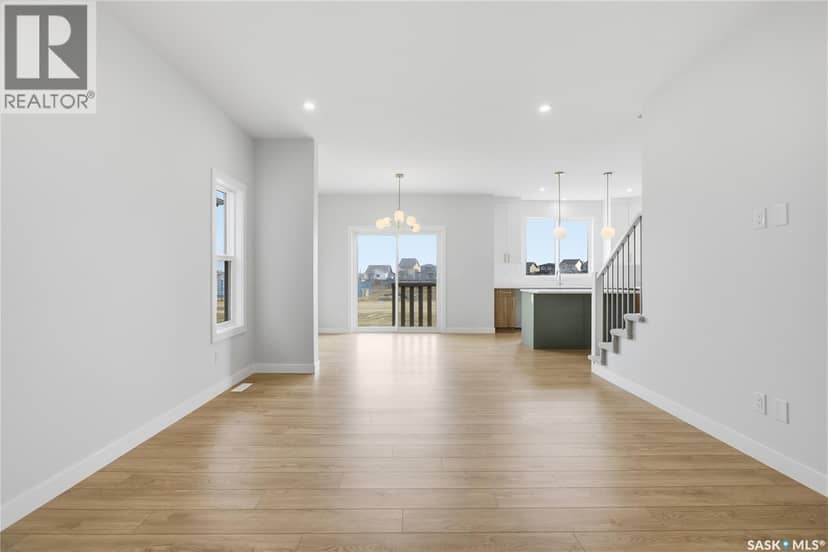 211 Cockcroft STREET — photo 4 of 29