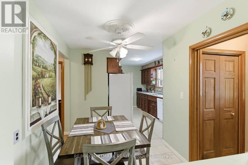 23 Aldershot Avenue — photo 9 of 40