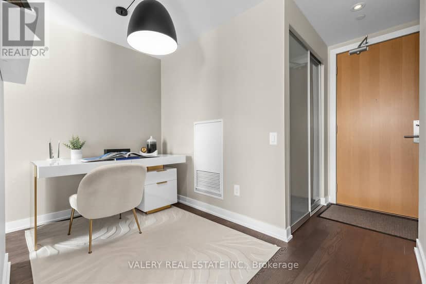 1022 - 629 King Street W — photo 7 of 20