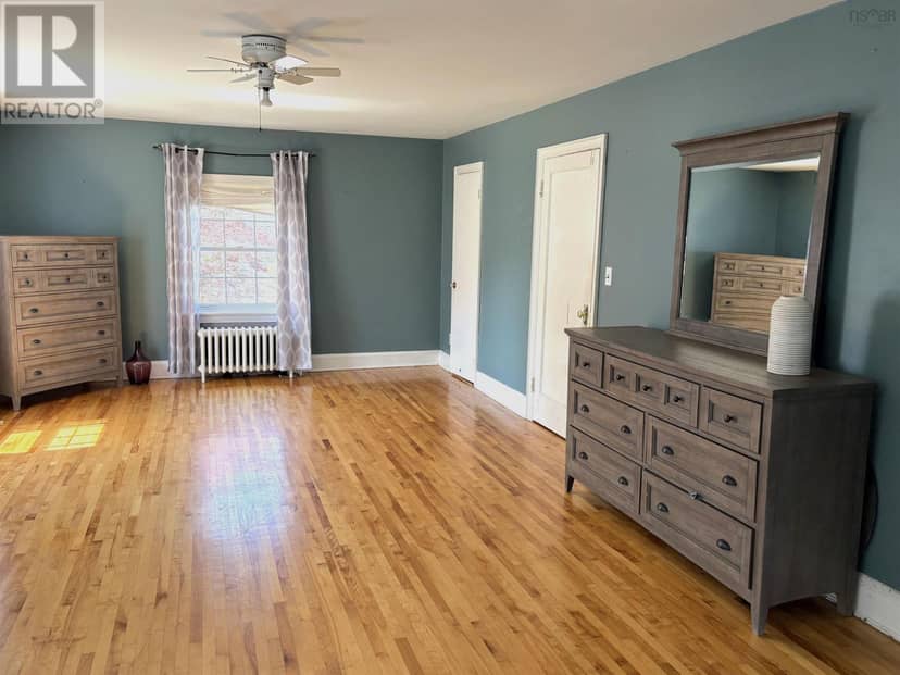615 Kings Road Road — photo 17 of 40