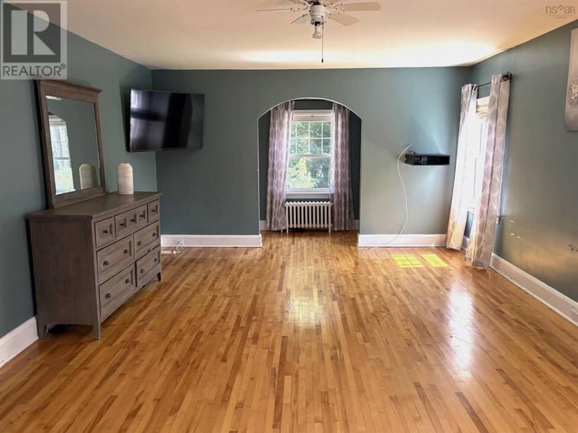 615 Kings Road Road — photo 15 of 40