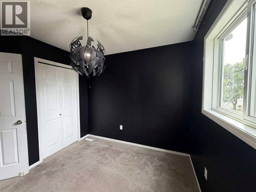 5105 54 Street — photo 12 of 22
