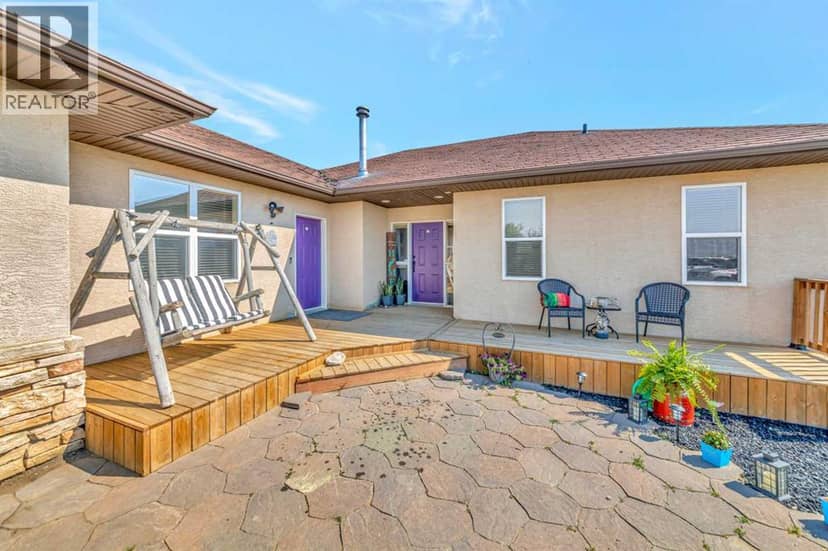 407 1 Avenue NW — photo 3 of 40