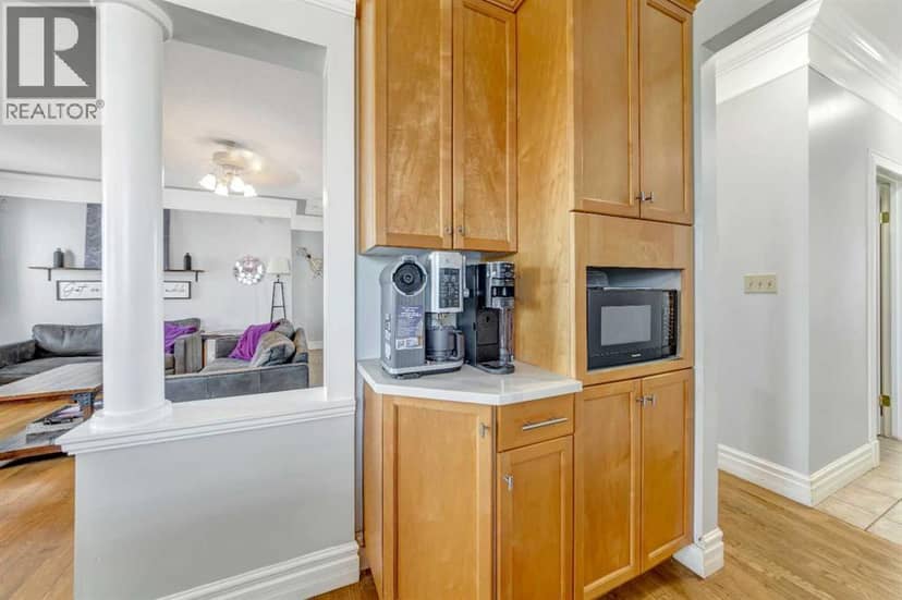 407 1 Avenue NW — photo 13 of 40