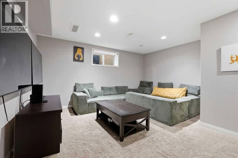 27 Fenwood Close — photo 18 of 38