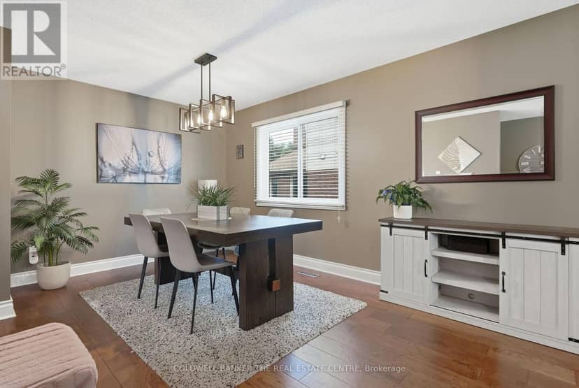 31 Karsh Crescent — photo 7 of 40