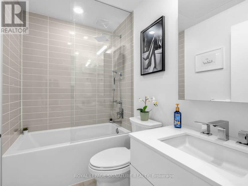 3707 - 20 Lombard Street — photo 20 of 40