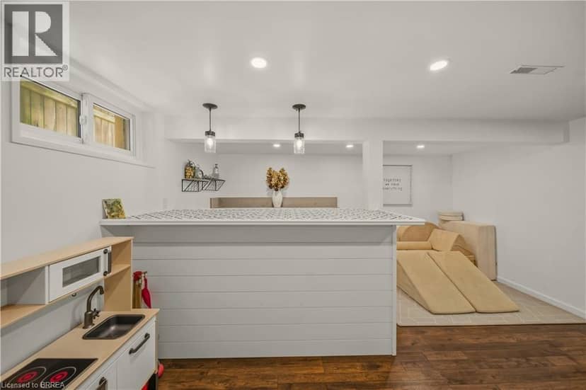 47 BUCKINGHAM Street — photo 25 of 40