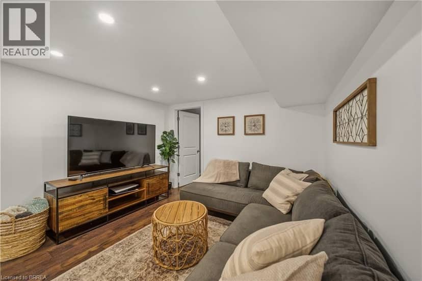 47 BUCKINGHAM Street — photo 23 of 40