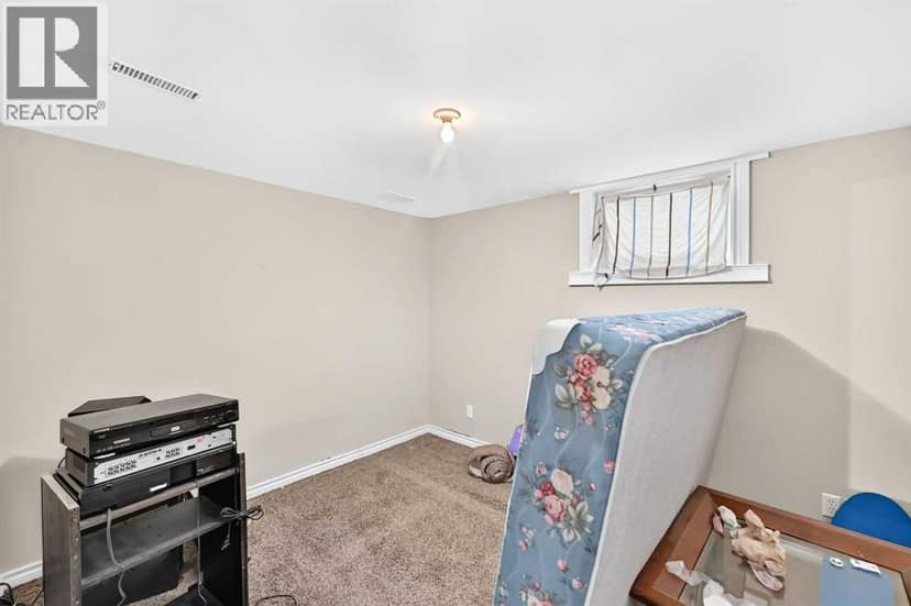 1701 32 Street SW — photo 30 of 40