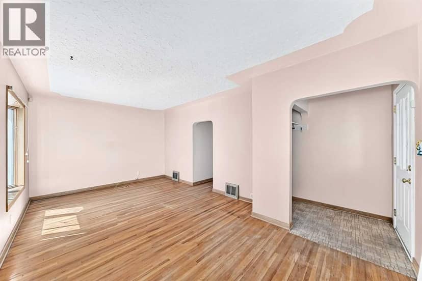 1703 32 Street SW — photo 10 of 40