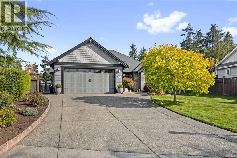 688 Lowry's Rd, French Creek, photo 2