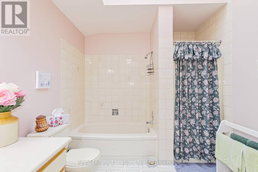 8 - 403 Thomas Street S — photo 30 of 40