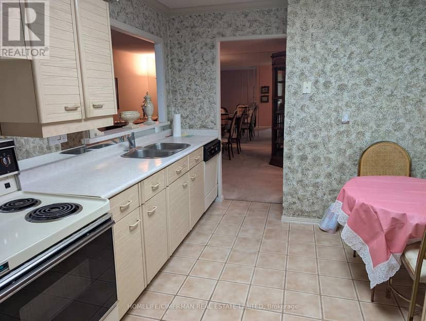 610 - 30 Greenfield Avenue — photo 15 of 33