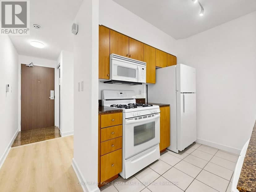 1502 - 35 Mariner Terrace — photo 19 of 40
