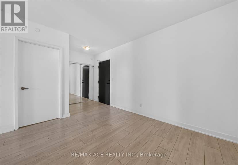 515 - 2033 Kennedy Road — photo 10 of 27