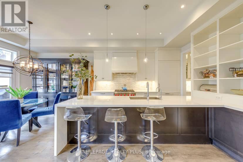 221 Hanover Street — photo 11 of 40