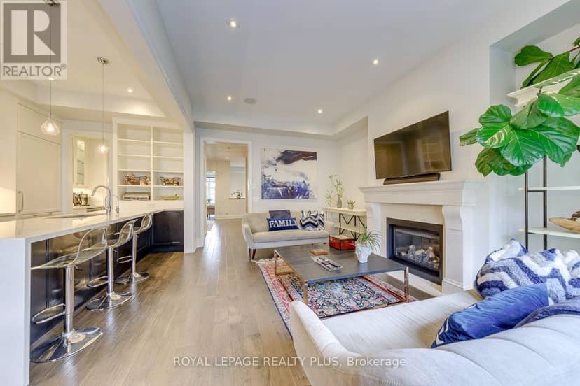 221 Hanover Street — photo 20 of 40