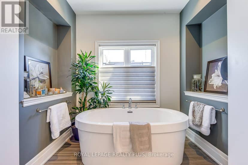 221 Hanover Street — photo 29 of 40