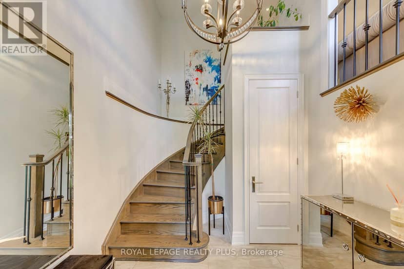 221 Hanover Street, Oakville, photo 3