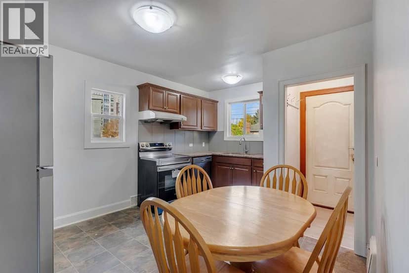 1507 1 Street NE — photo 23 of 39