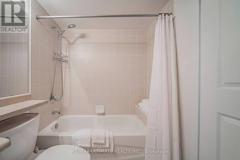 513 - 872 Sheppard Avenue W — photo 23 of 26