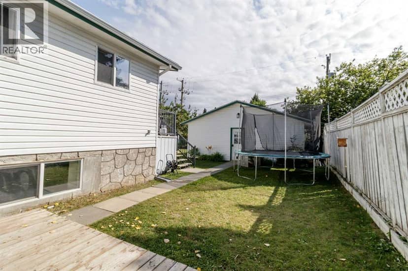 4743 47 Street — photo 33 of 38