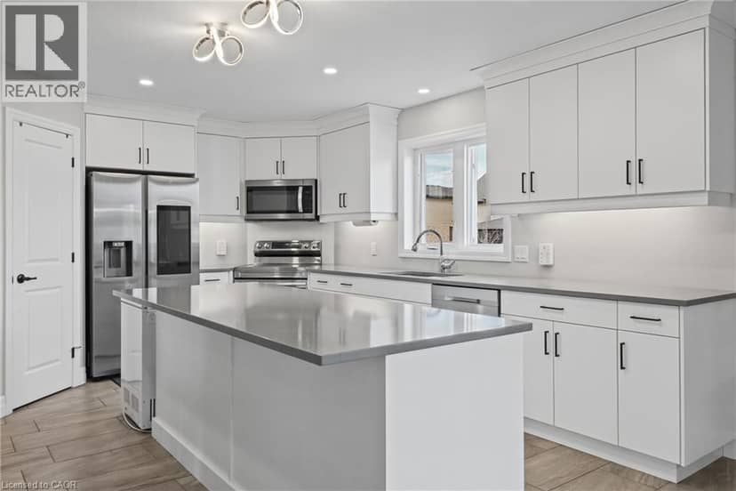 43 PEGGY Avenue — photo 6 of 30