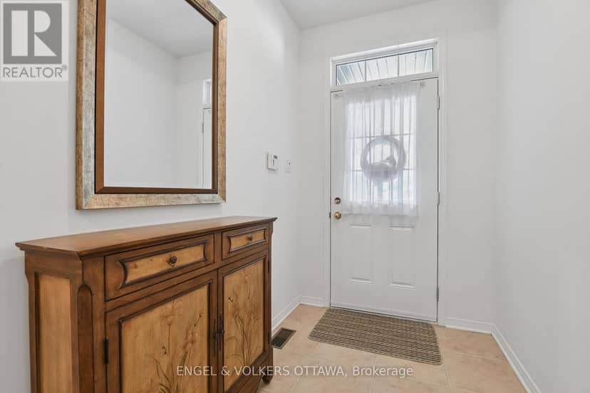 162 Maple Key Private — photo 3 of 30