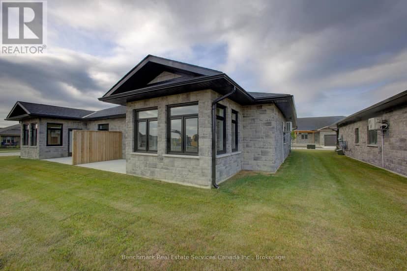 51 Cavalier Crescent — photo 25 of 27