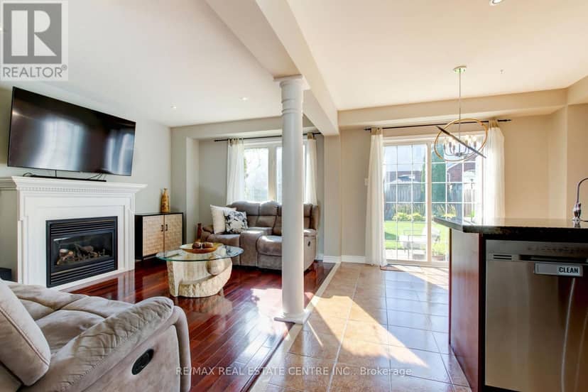 123 Lunney Crescent — photo 8 of 40
