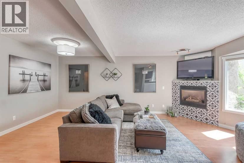 304 Christie Park Mews SW — photo 9 of 22