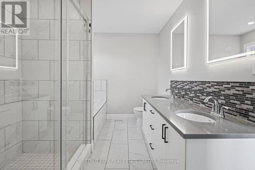 43 Peggy Avenue — photo 14 of 30
