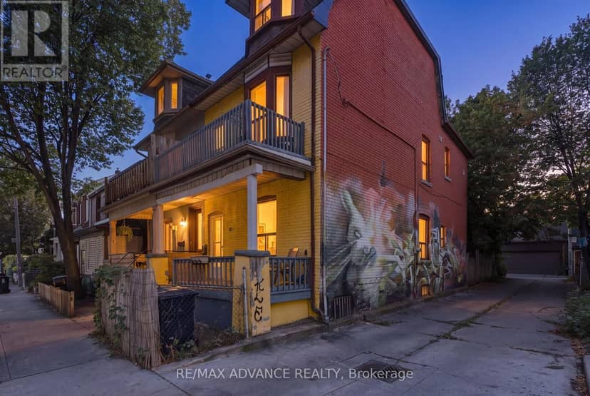 82A Augusta Avenue, Toronto, photo 3