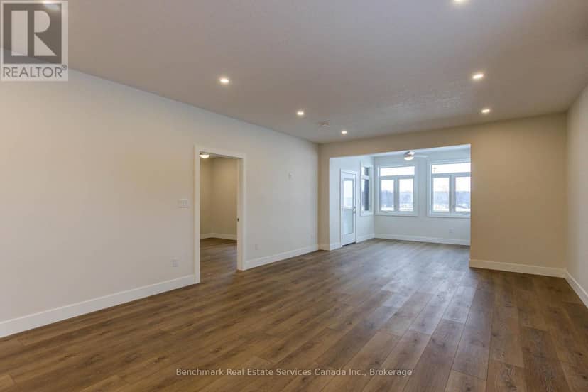53 Cavalier Crescent — photo 12 of 27