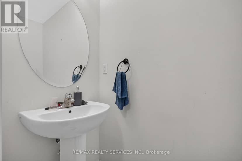 225 Coronation Road — photo 22 of 40