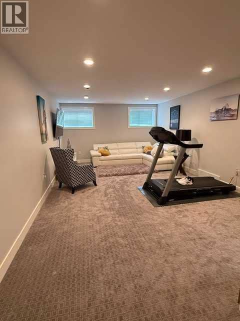 628 Sixmile Crescent S — photo 36 of 40