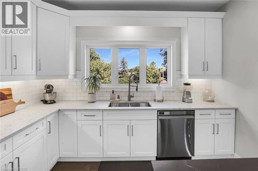 3608 CAROLINIA Court — photo 17 of 40