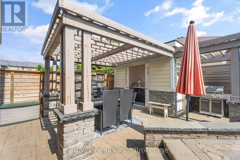401 Schreyer Crescent — photo 33 of 40
