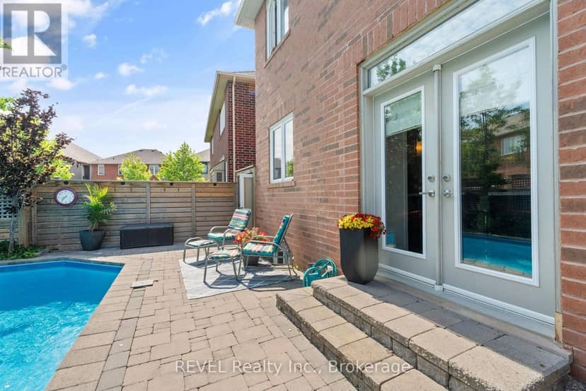 401 Schreyer Crescent — photo 37 of 40