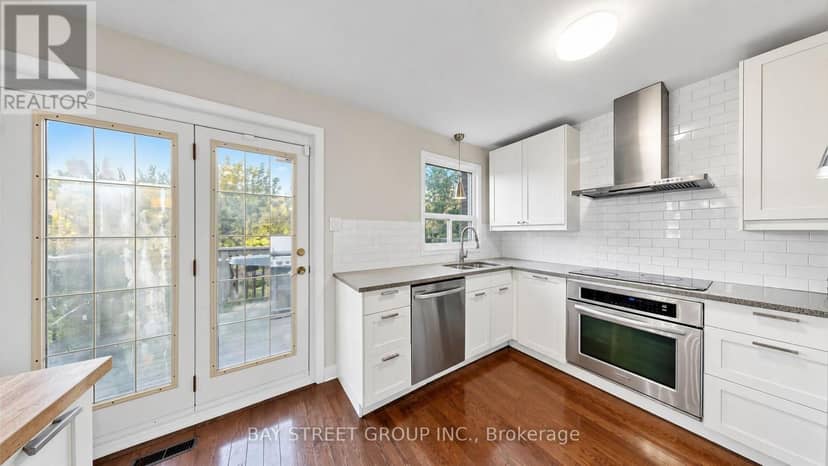 104 McNicoll Avenue — photo 11 of 40