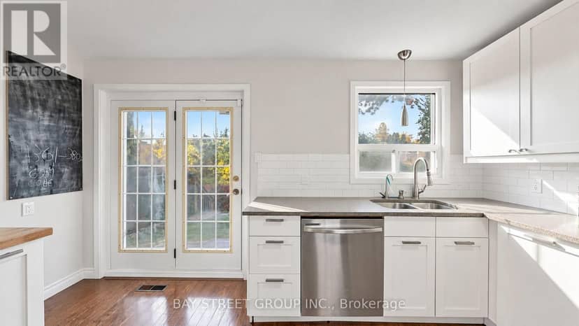 104 McNicoll Avenue — photo 14 of 40