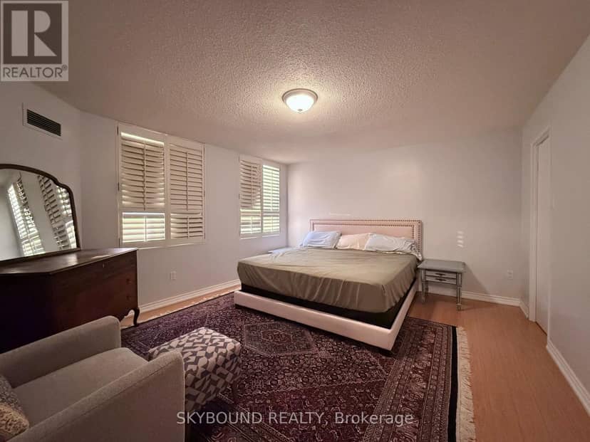 3106 - 3650 Kaneff Crescent — photo 14 of 22