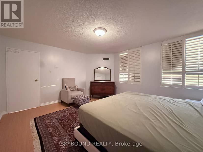 3106 - 3650 Kaneff Crescent — photo 15 of 22