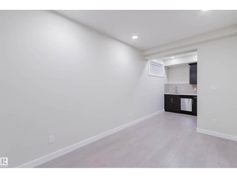 8104 224 ST NW — photo 34 of 40
