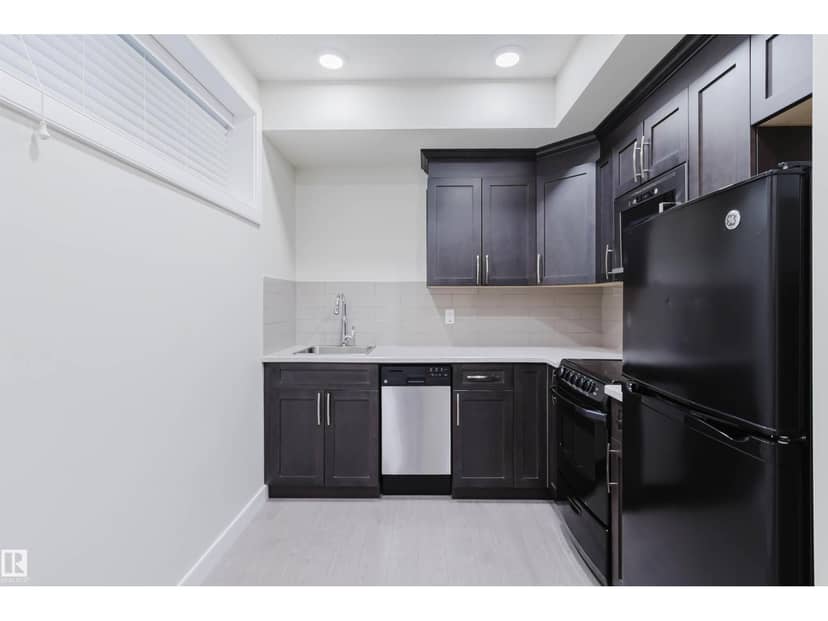8104 224 ST NW — photo 36 of 40
