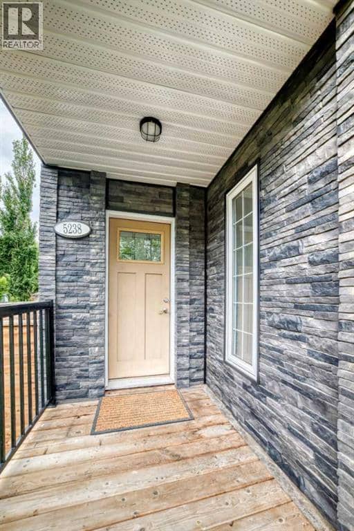 5238 52 Street, Lacombe, photo 3