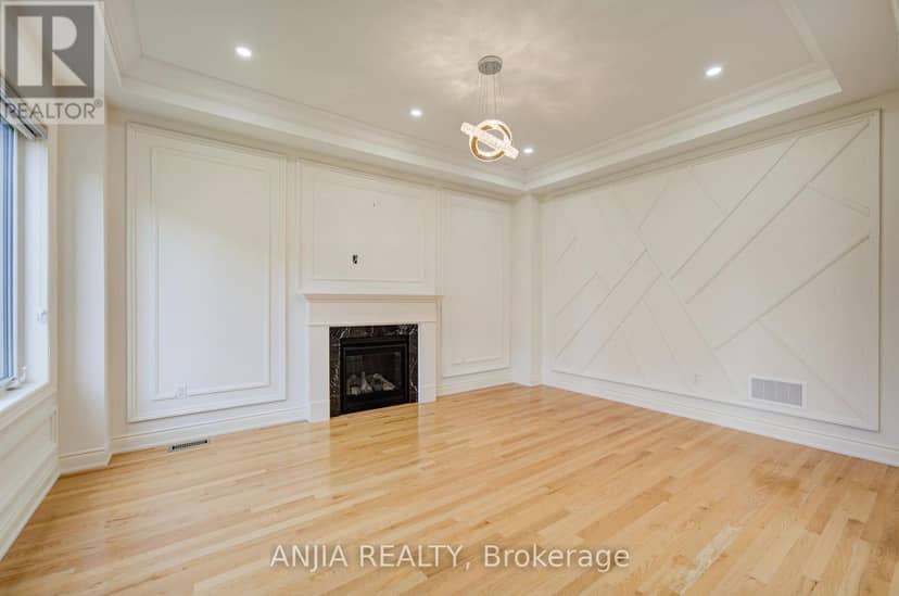 57 Betty May Crescent — photo 23 of 40